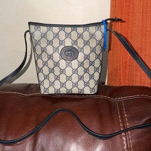 🔥🔥🔥Authentic Vintage Gucci GG Monogram Bucket Crossbody Bag